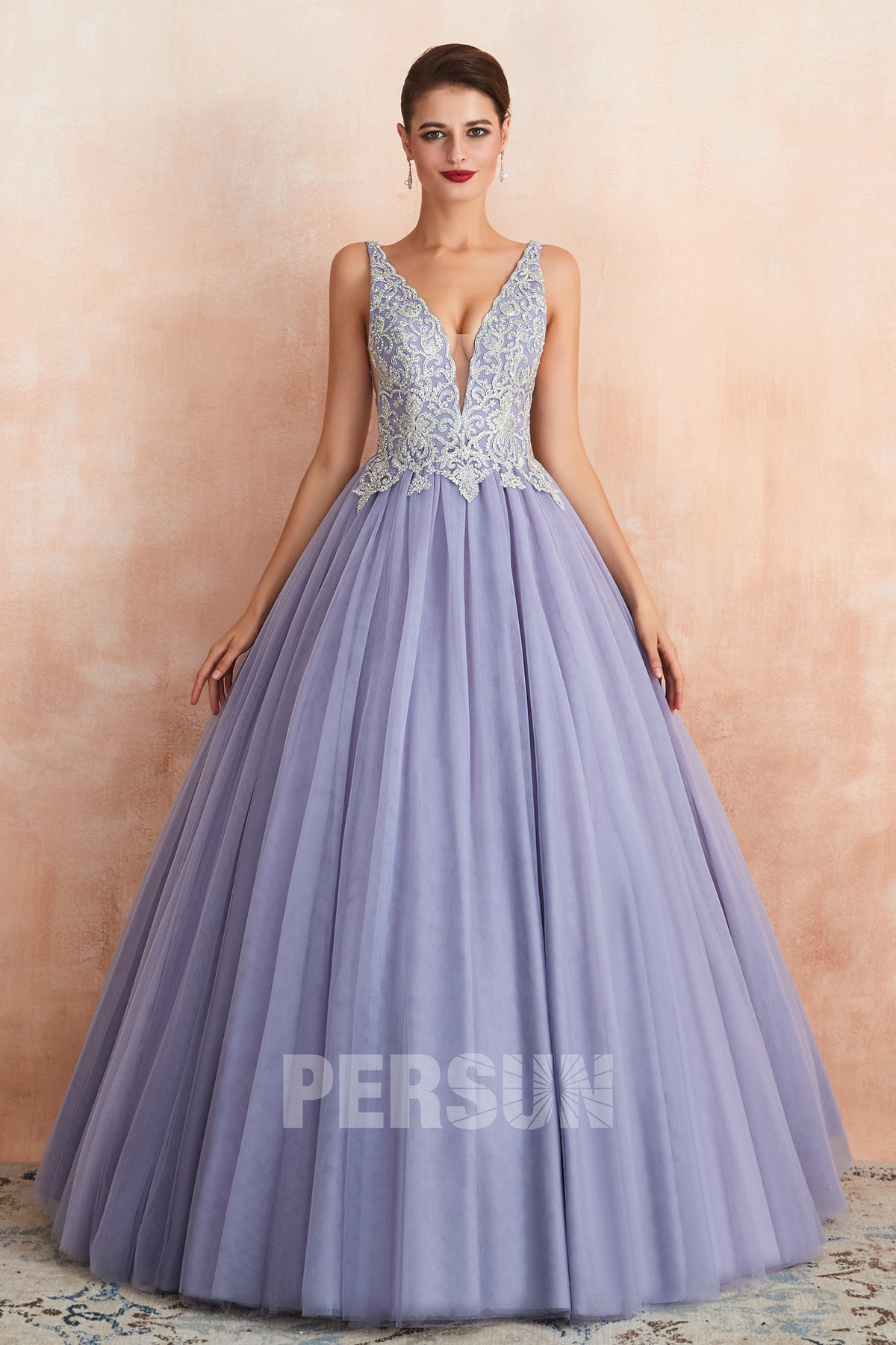 Robe de soirée princesse encolure en V appliquée de dentelle et de strass